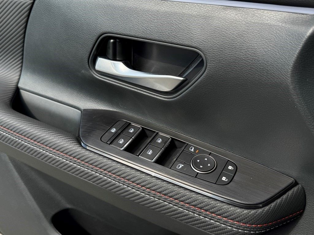 2025 Nissan Kicks SR AWD - Photo 25