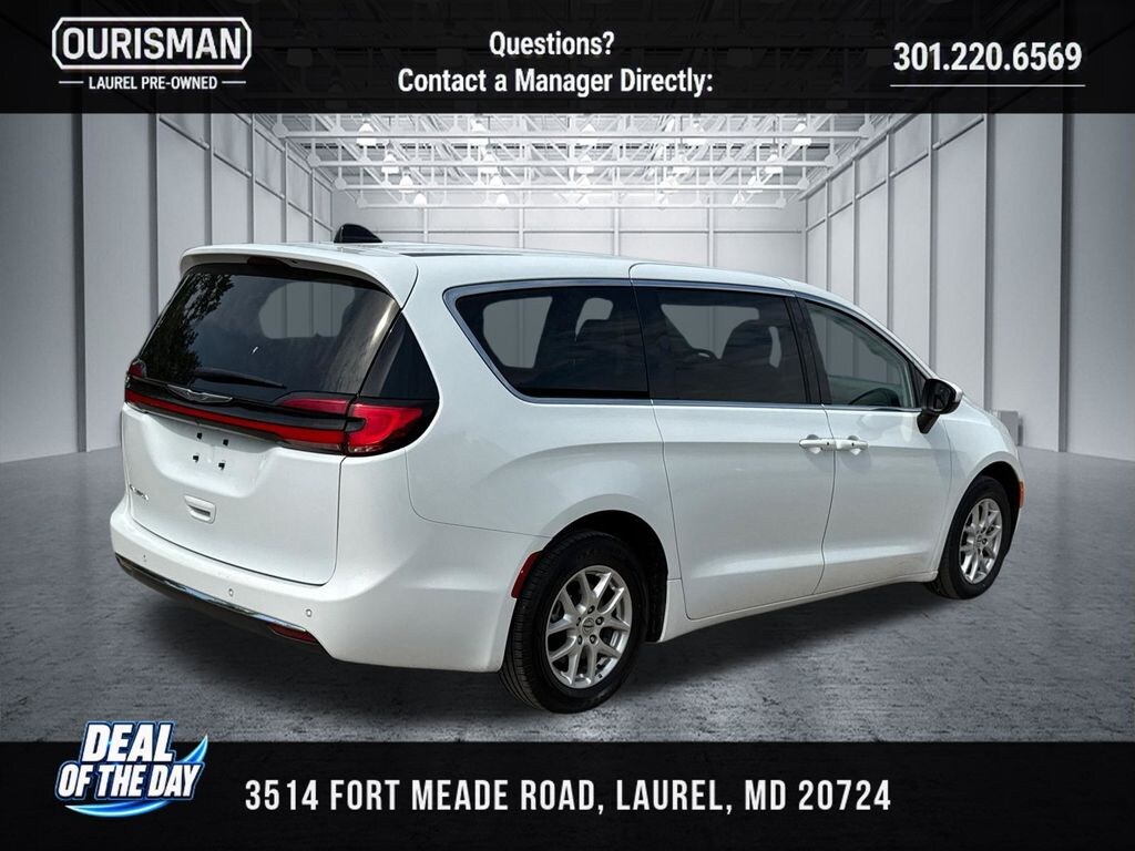 Used 2023 Chrysler Pacifica Touring L Van Passenger Van