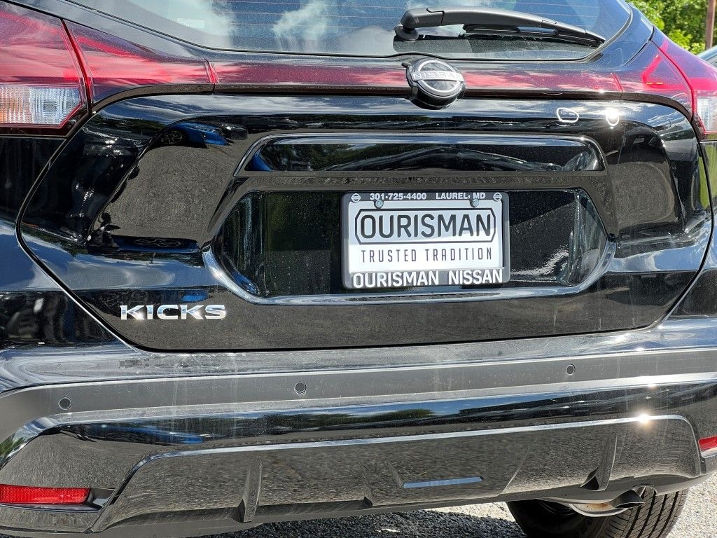 New 2025 Nissan Kicks Play S SUV