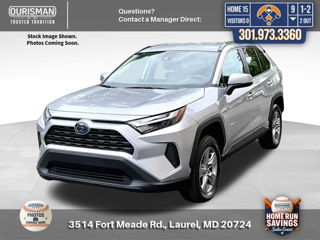 2024 Toyota RAV4 XLE FWD's photo