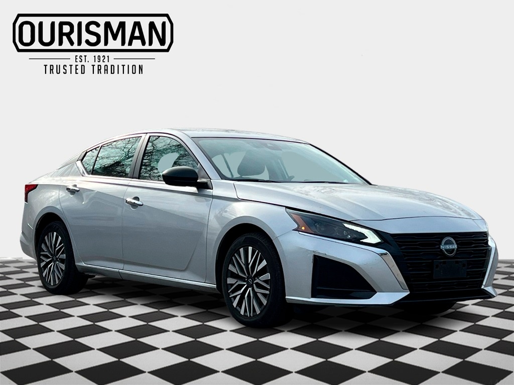 2024 Nissan Altima SV's photo