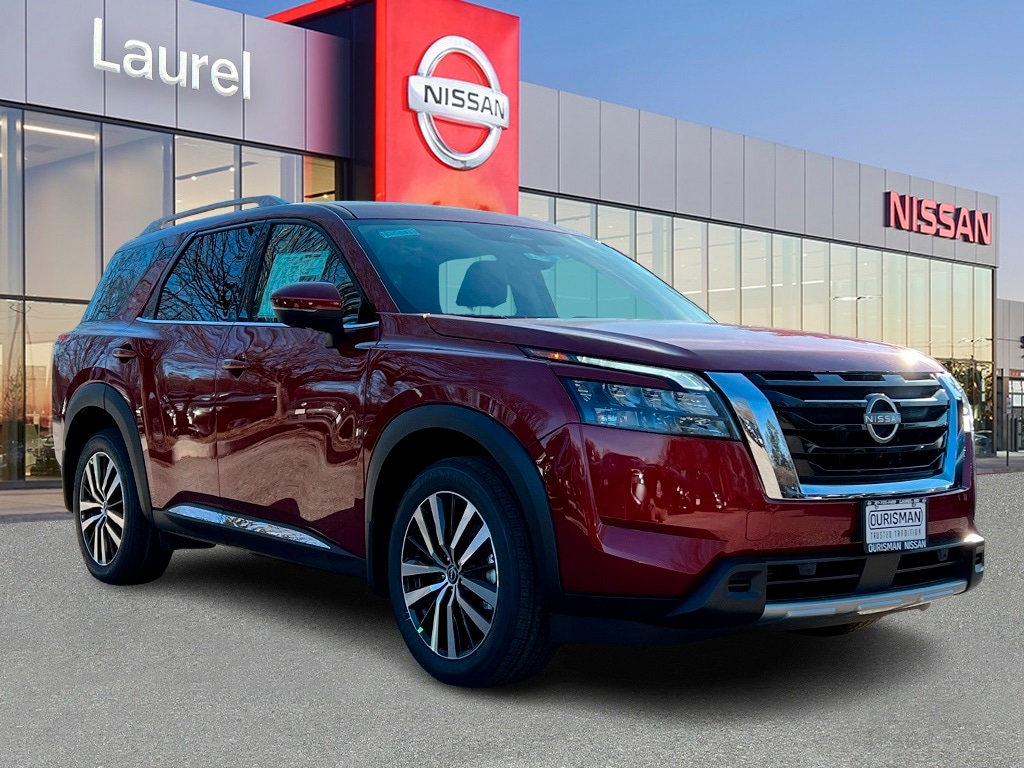 2025 Nissan Pathfinder Platinum's photo