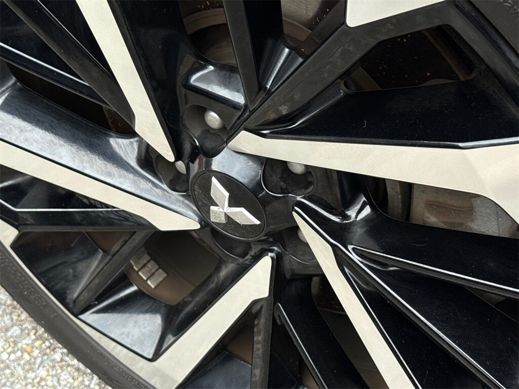 2022 Mitsubishi Outlander Black Edition photo 4
