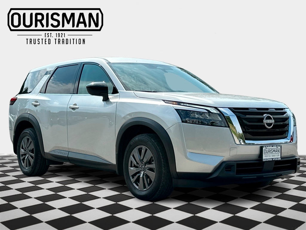 2024 Nissan Pathfinder S's photo