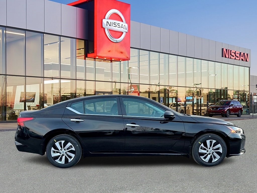 2025 Nissan Altima 2.5 S photo 3