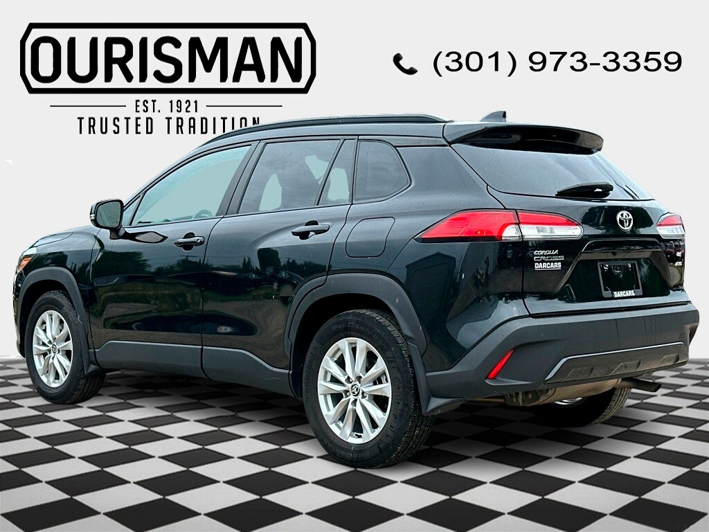 2022 Toyota Corolla Cross LE photo 4