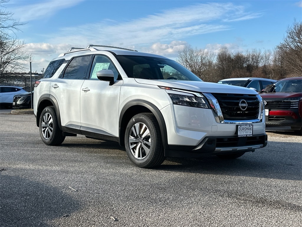 2025 Nissan Pathfinder SL's photo