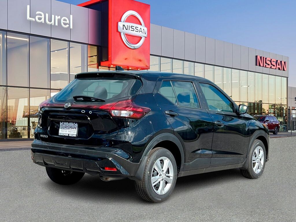 New 2025 Nissan Kicks Play S SUV