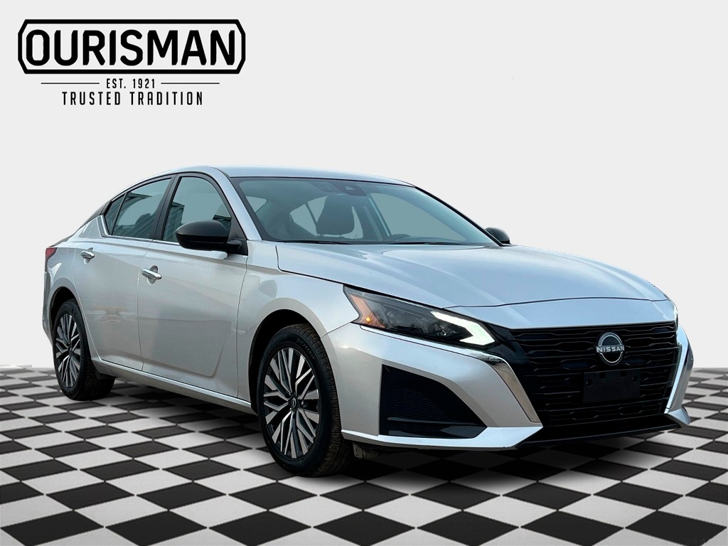 2024 Nissan Altima SV's photo