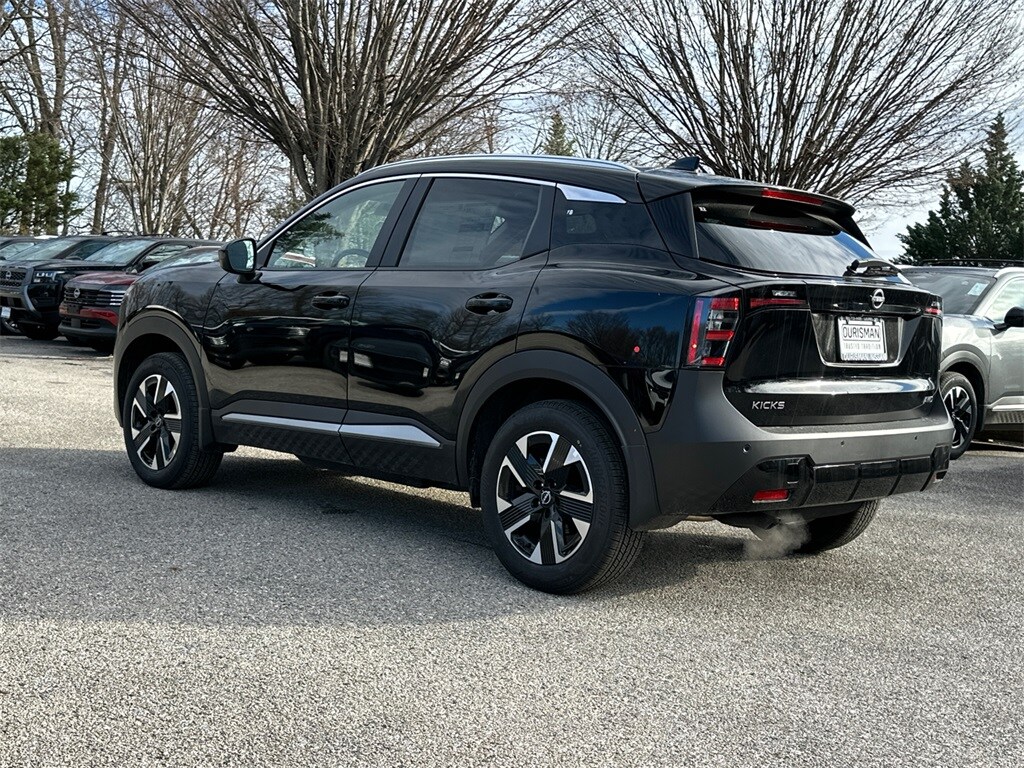 2026 Nissan Kicks SV photo 2