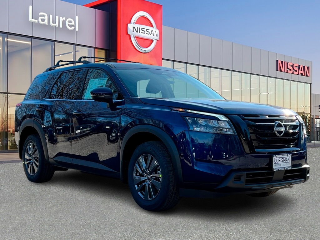 2025 Nissan Pathfinder SV's photo