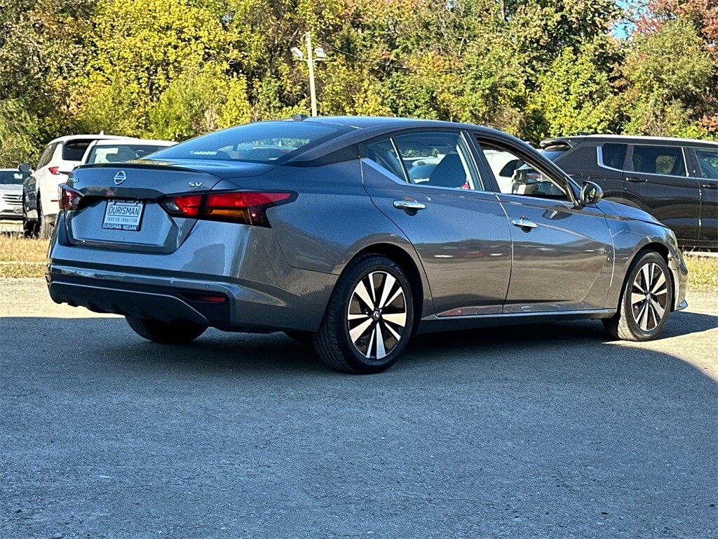 2021 Nissan Altima 2.5 SV photo 2
