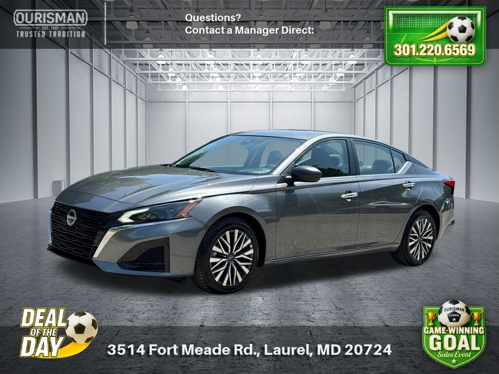 Used 2025 Nissan Altima SV Sedan