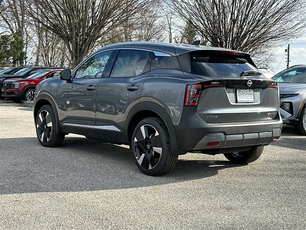2026 Nissan Kicks SR photo 2