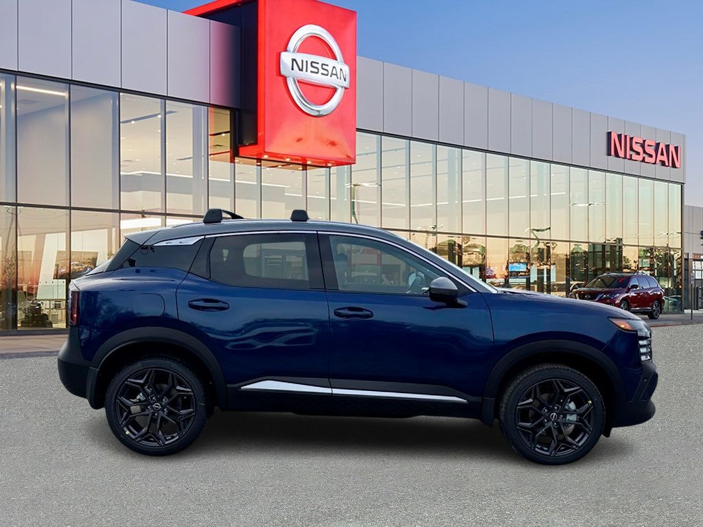 New 2025 Nissan Kicks SR SUV