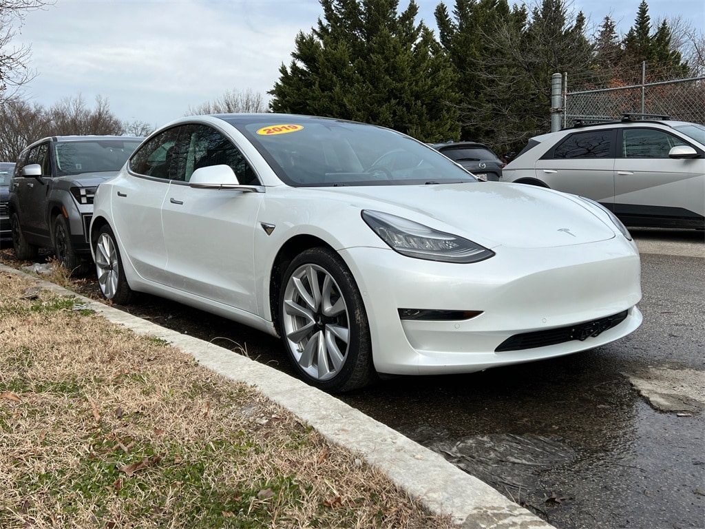 2019 Tesla Model 3 Long Range's photo