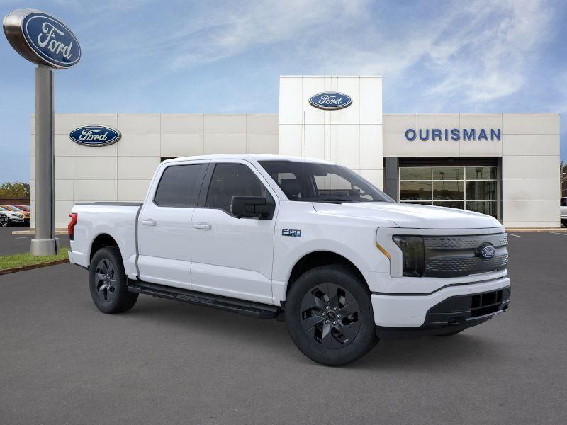 2025 Ford F-150 Lightning Flash's photo