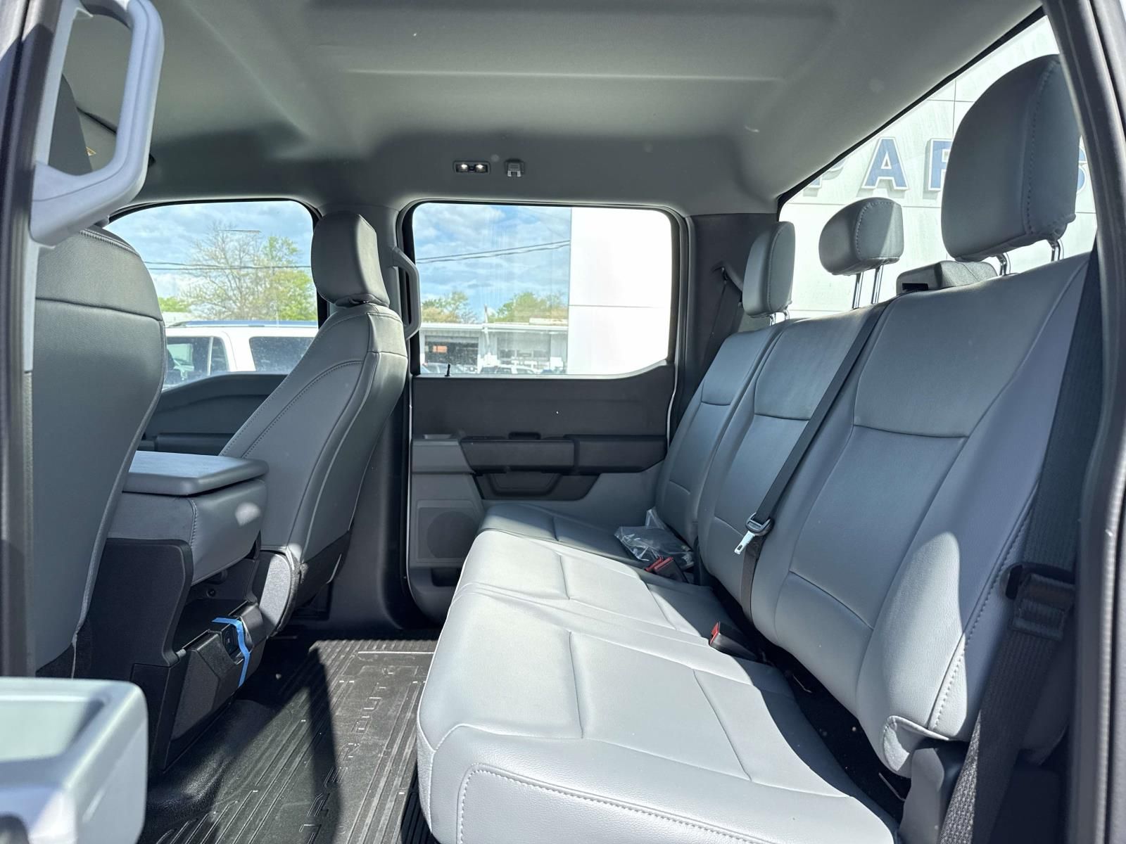 2025 Ford F-550 Super Duty Chassis Cab XL - Photo 10
