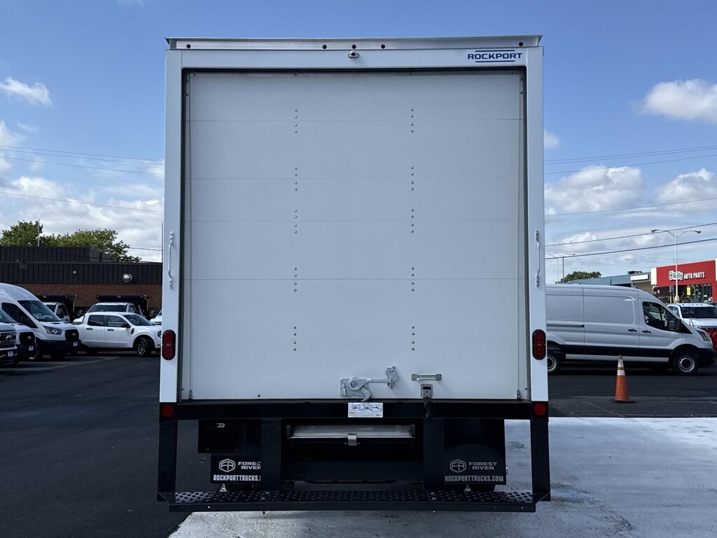 New 2027 Ford E-450 Cutaway Base Cab/Chassis