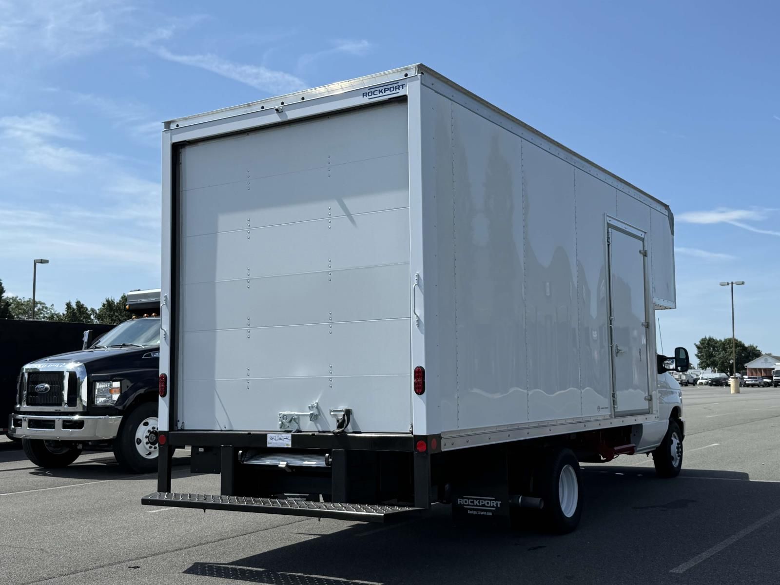 2026 Ford E-450 Cutaway Chassis Cab photo 2