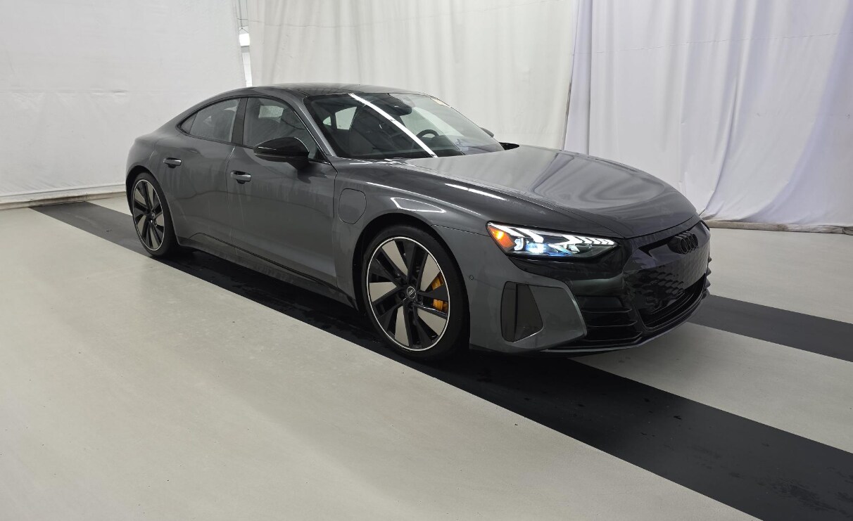 2022 Audi RS e-tron GT Base photo 3