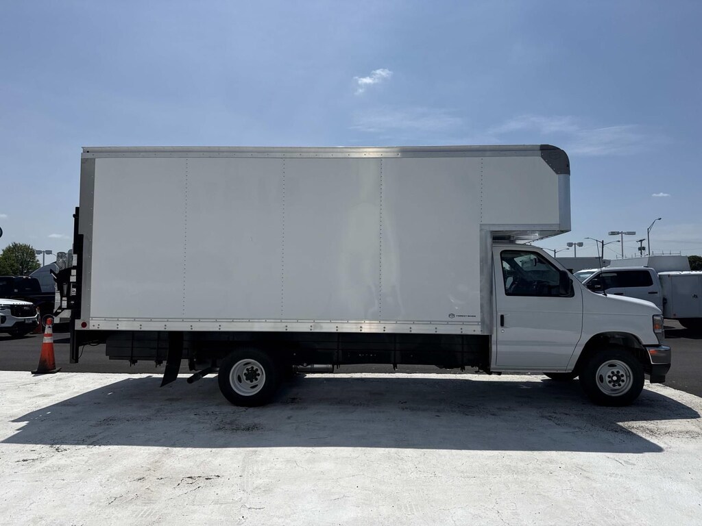New 2027 Ford E-450 Cutaway Base Cab/Chassis