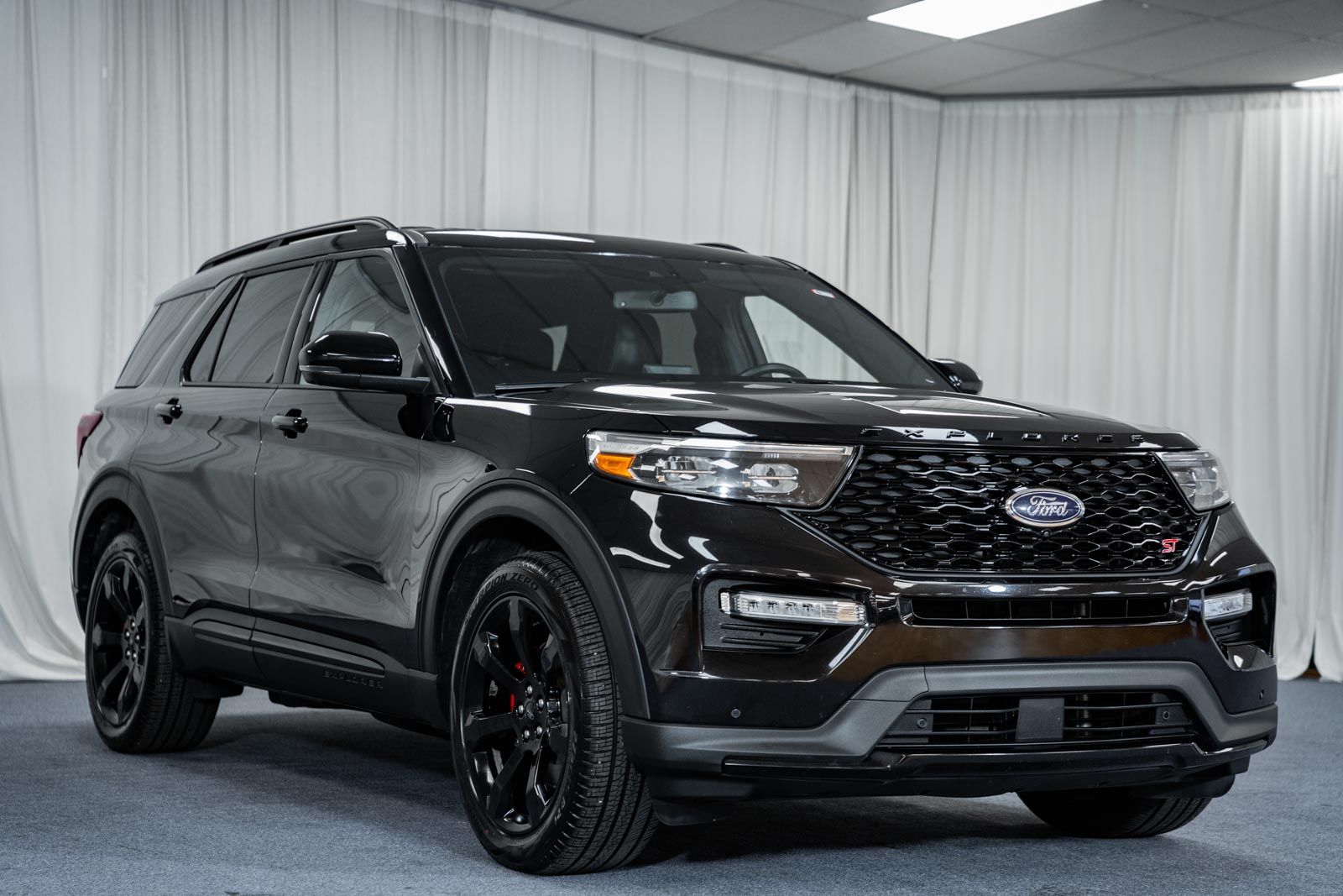 2023 Ford Explorer ST's photo