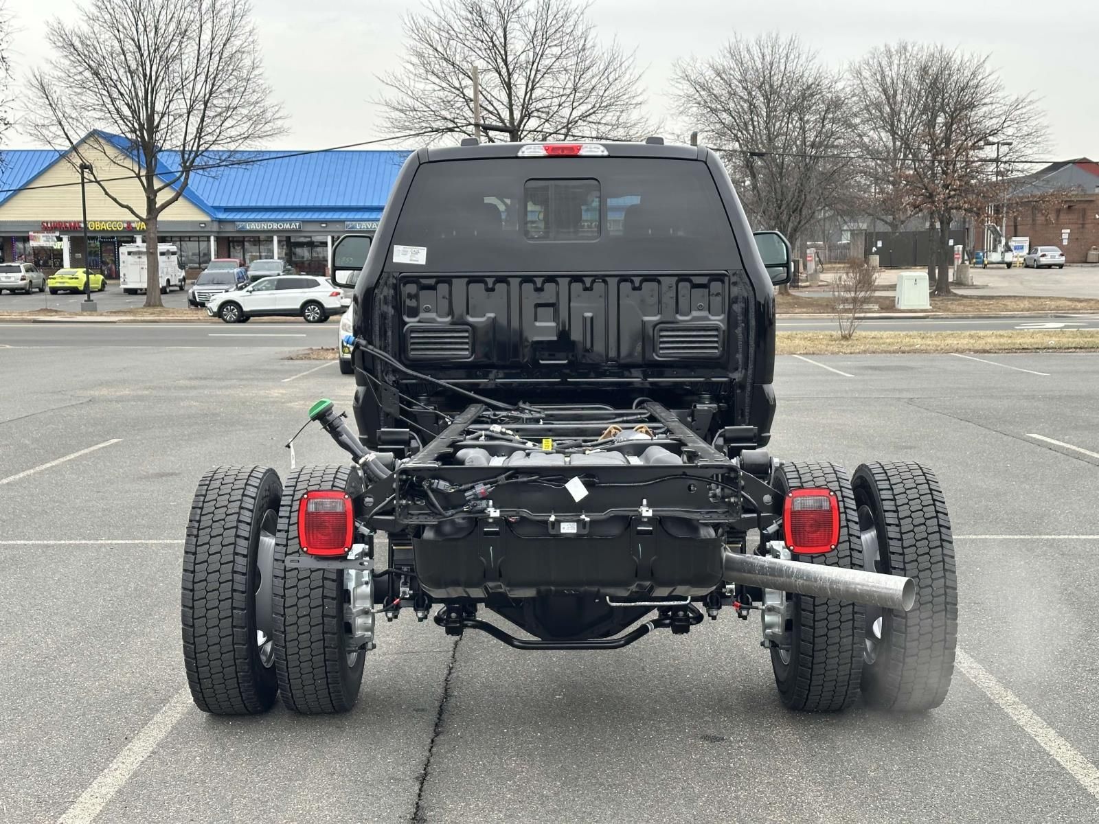 2025 Ford F-550 XL photo 3