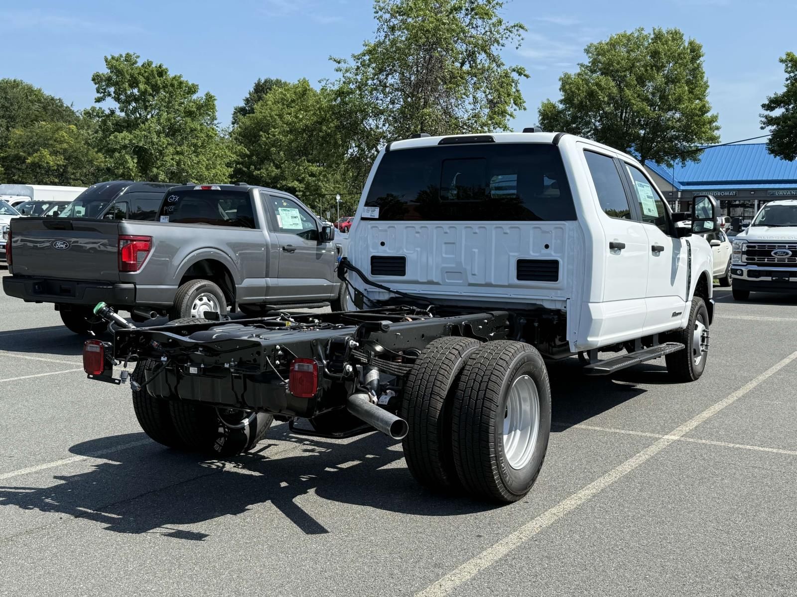 2025 Ford F-350 XL photo 2