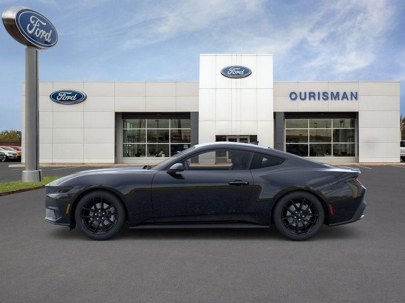 2025 Ford Mustang EcoBoost photo 4