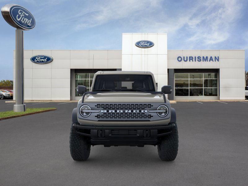 2025 Ford Bronco Badlands photo 2
