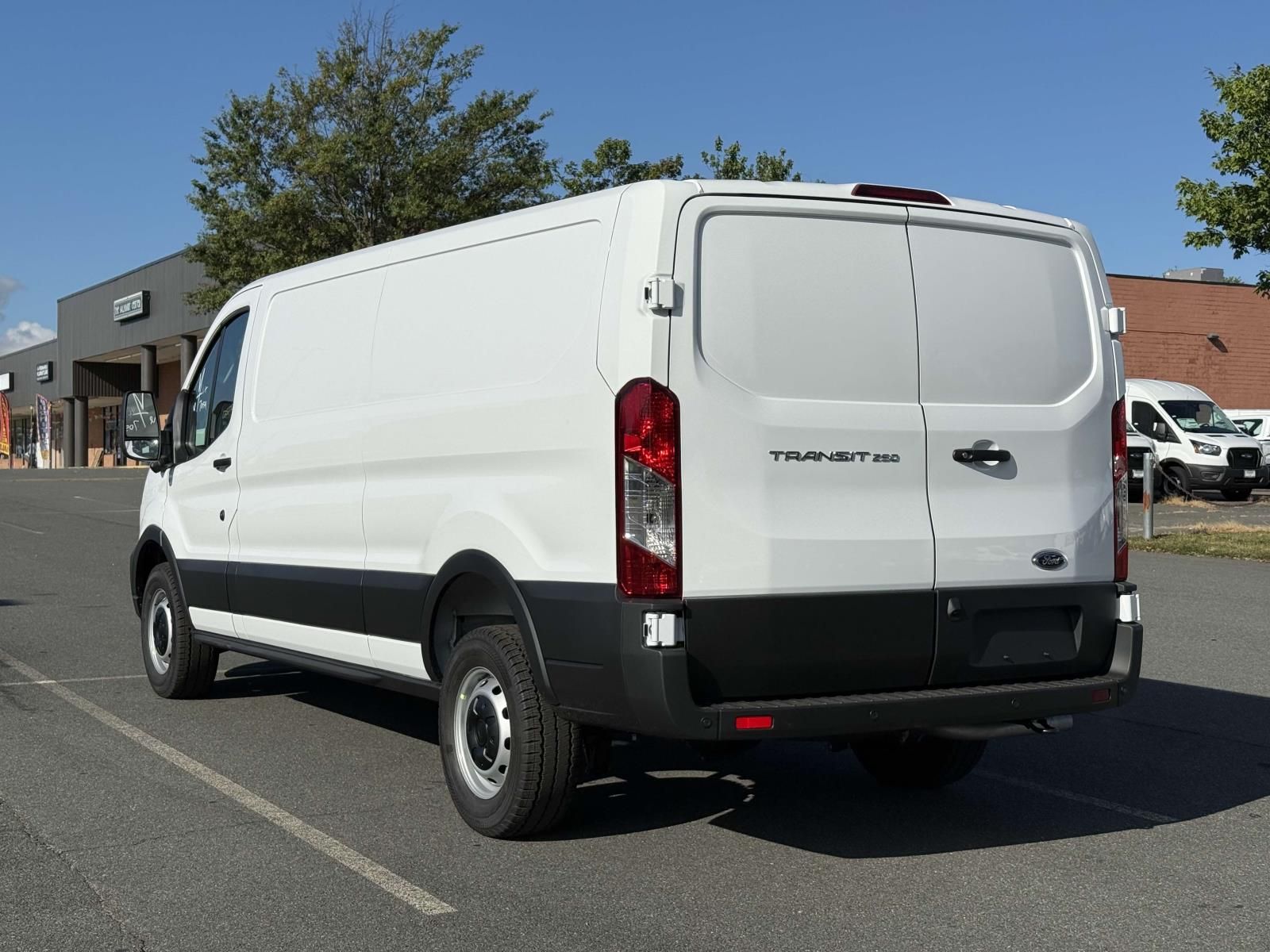 2025 Ford Transit photo 3