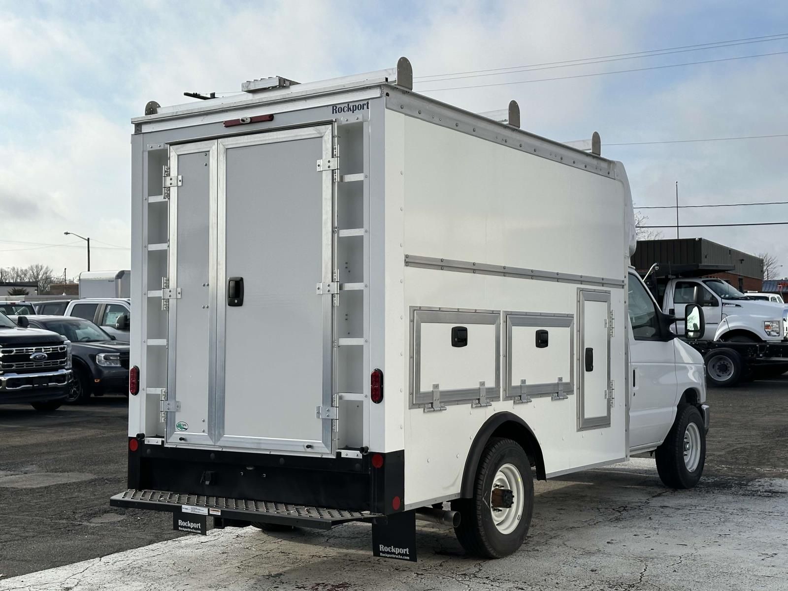 2025 Ford E-350 photo 2