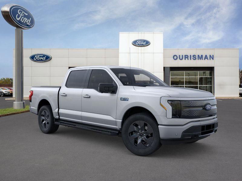 2025 Ford F-150 Lightning Flash's photo