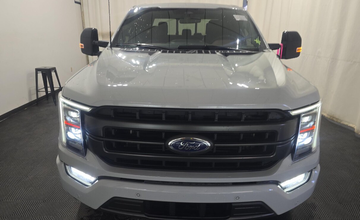 2023 Ford F-150 Lariat photo 2