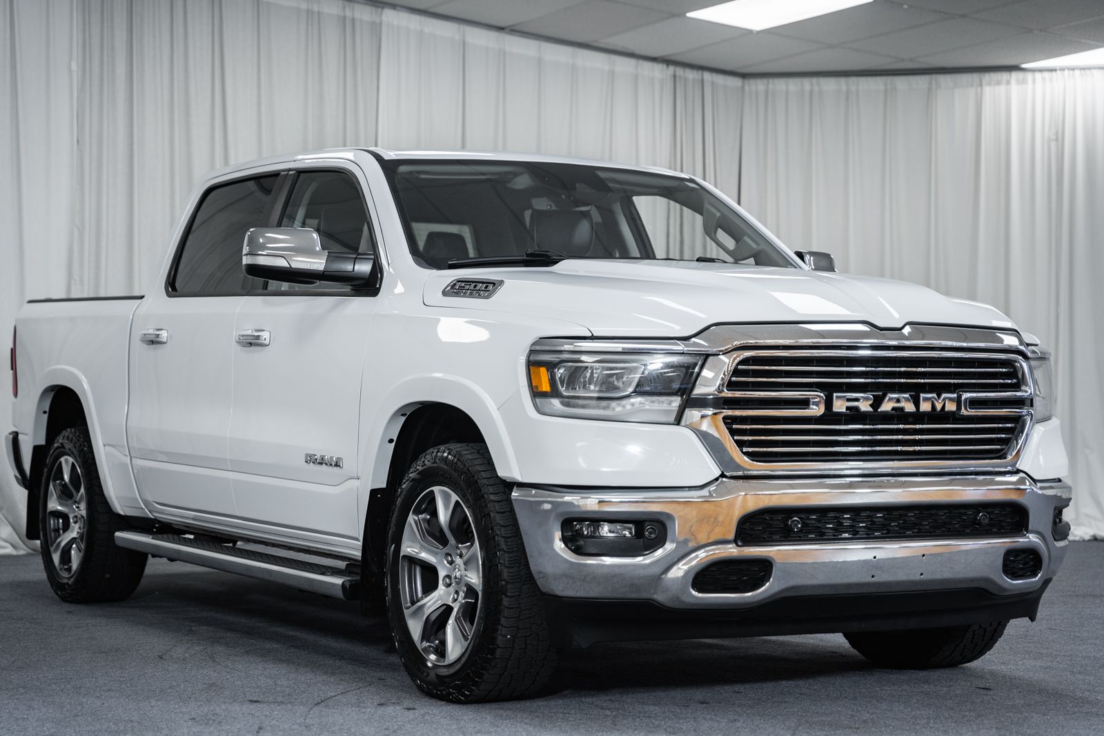 2022 RAM 1500 Laramie 4x4 Crew Cab 5'7's photo