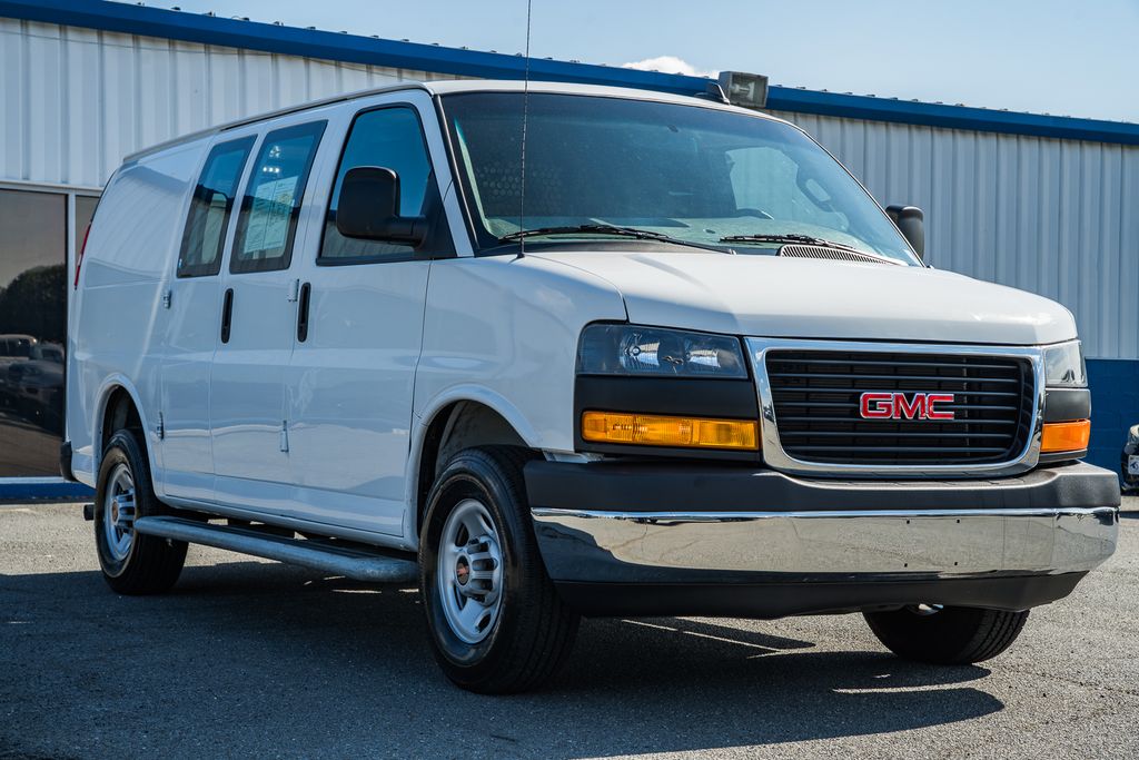 2024 GMC Savana 2500's photo