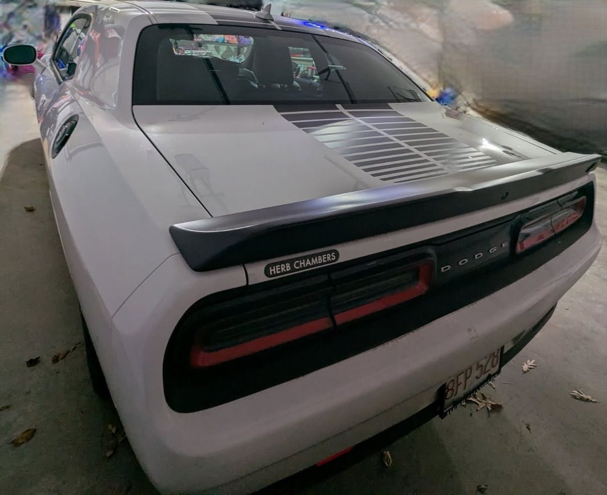 2019 Dodge Challenger SXT photo 3