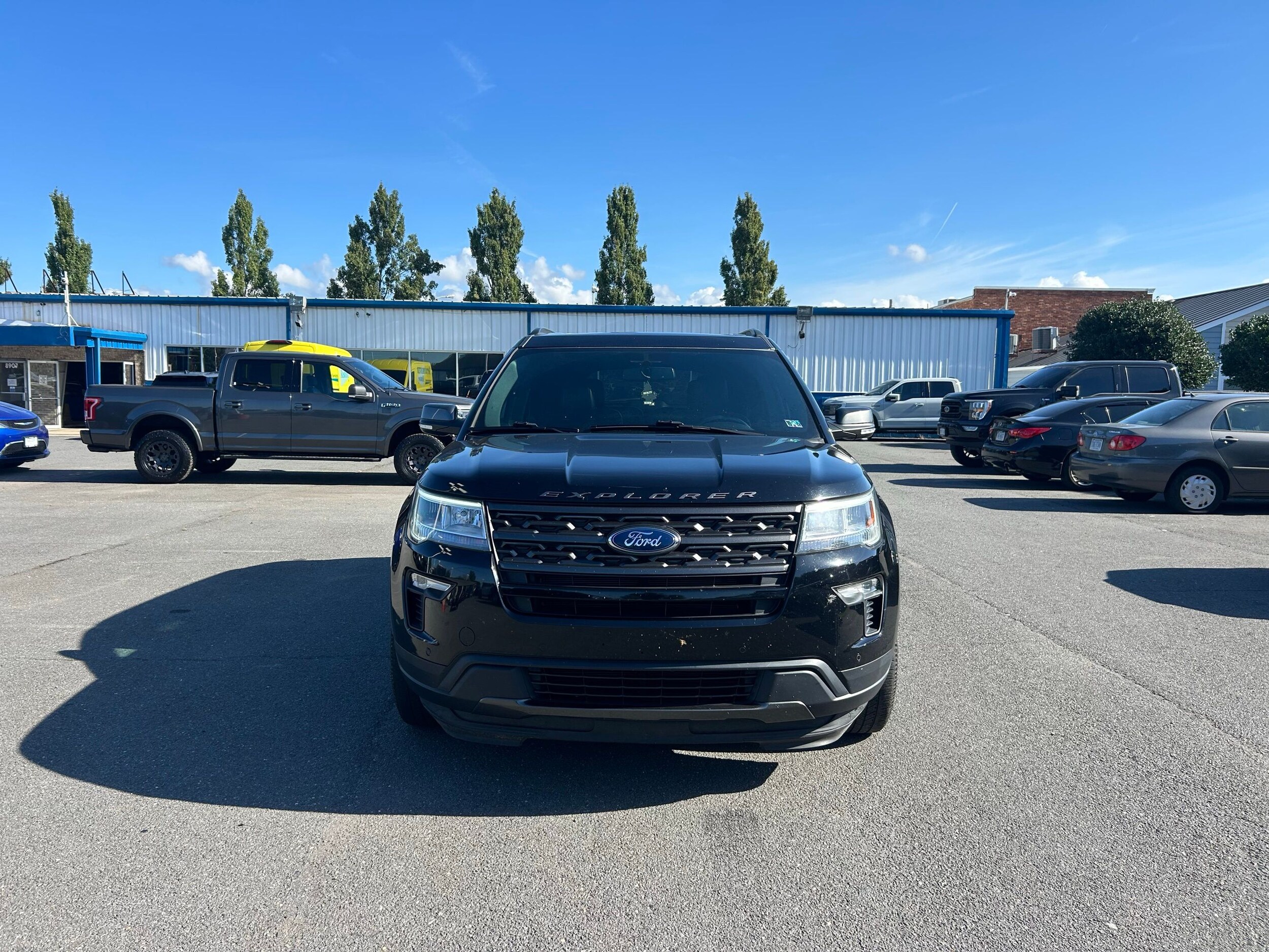 2018 Ford Explorer XLT photo 2