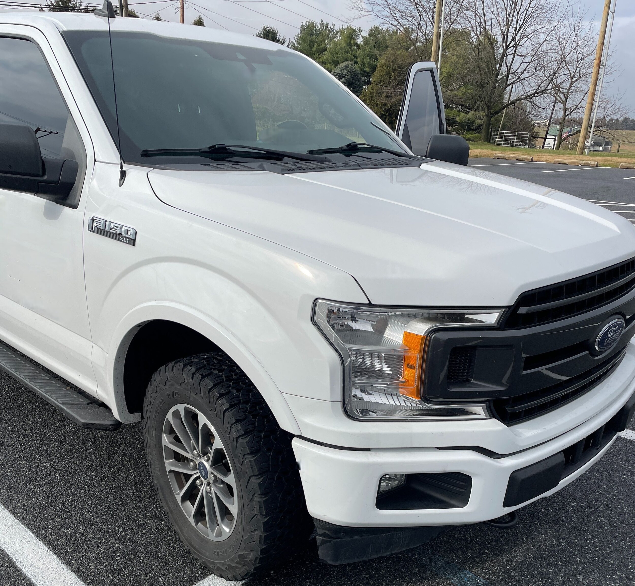 2019 Ford F-150 XLT photo 2
