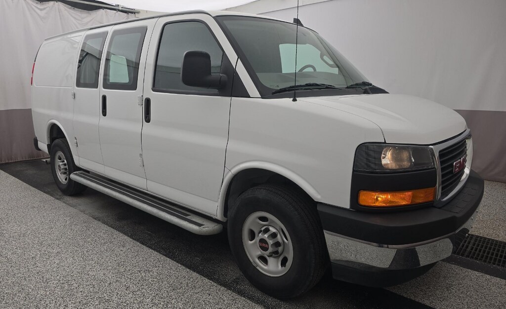 2023 Gmc Savana 2500 Cargo photo 3