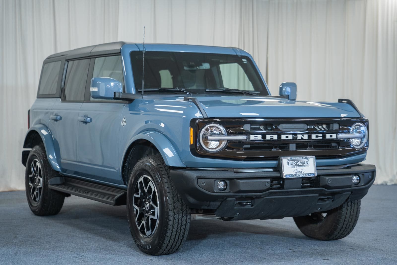 2025 Ford Bronco Outer Banks 4WD 4-door's photo