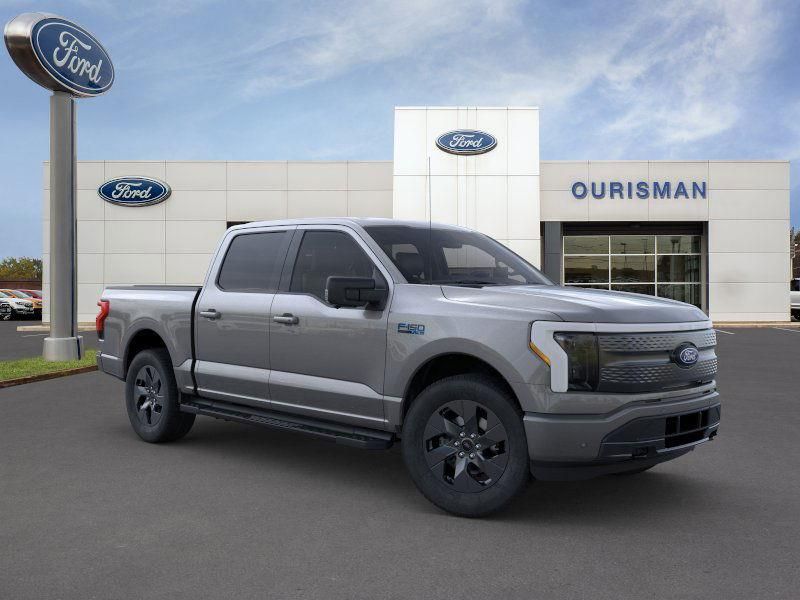 2025 Ford F-150 Lightning Flash's photo
