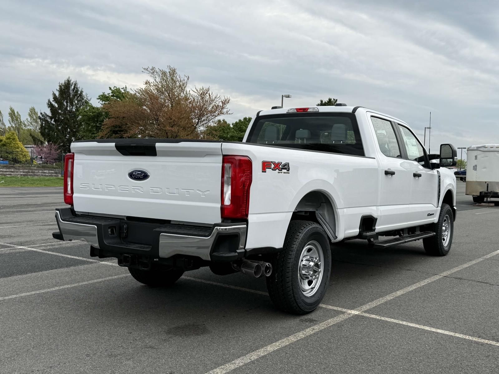 2025 Ford F-350 XL photo 2