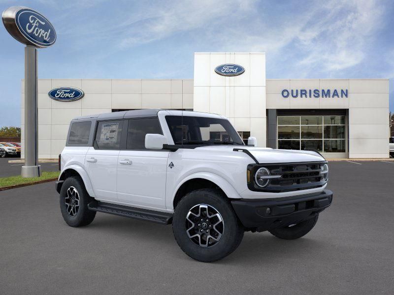 2025 Ford Bronco 4-Door Outer Banks's photo