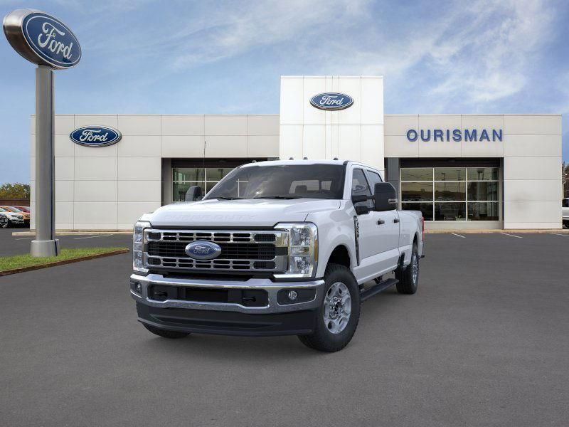 2026 Ford F-250 XLT photo 3