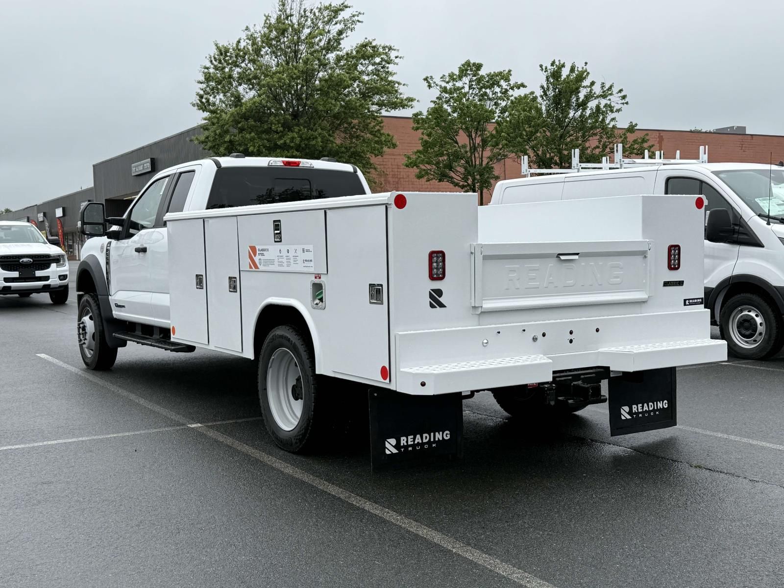 2025 Ford F-550 XL photo 4