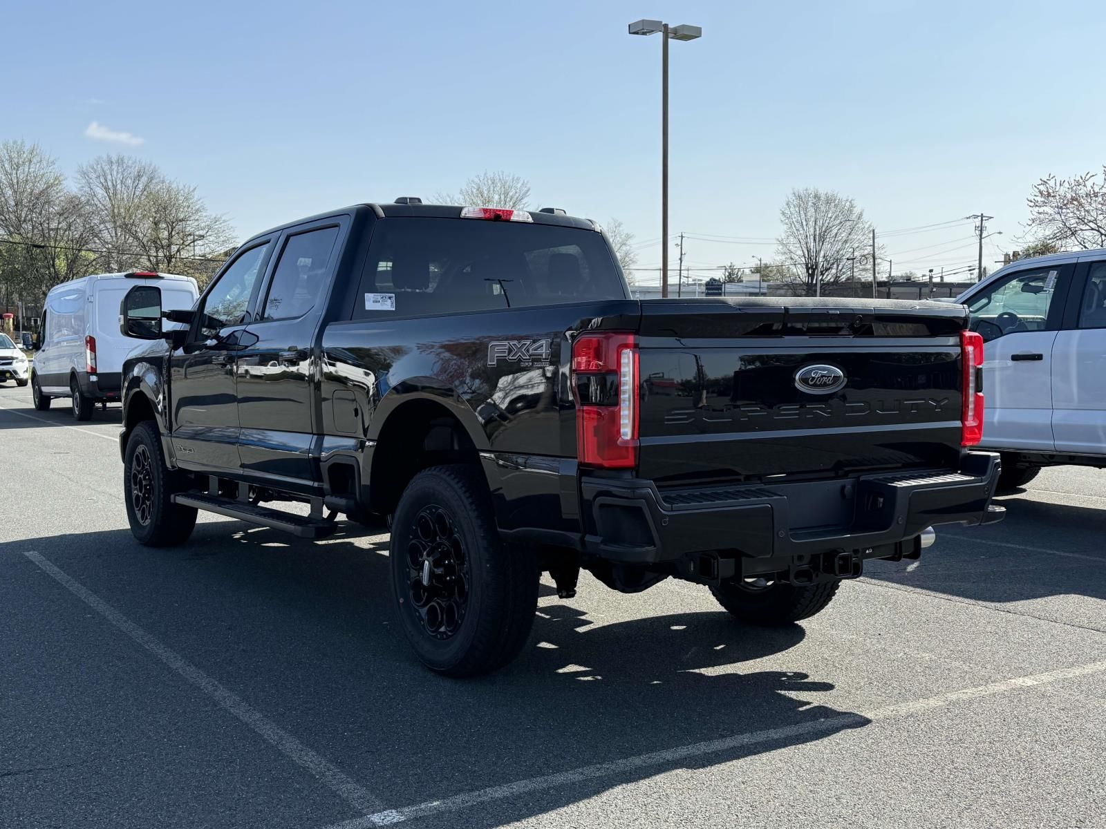 2025 Ford F-350 Lariat photo 4