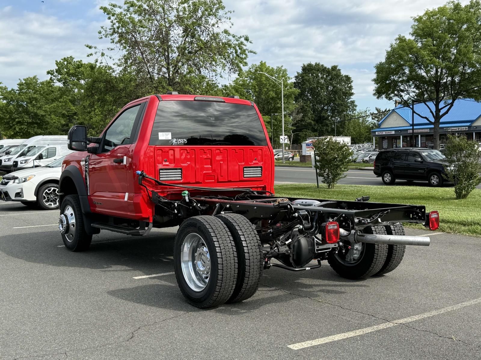 2025 Ford F-450 XLT photo 4