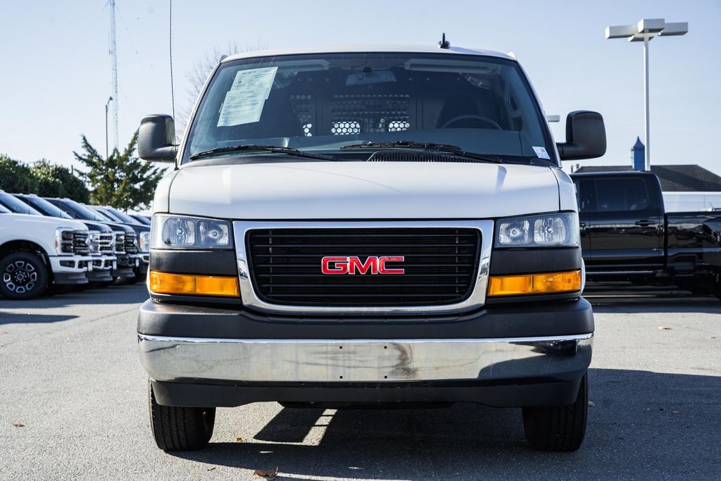 2024 Gmc Savana 2500 Cargo photo 2